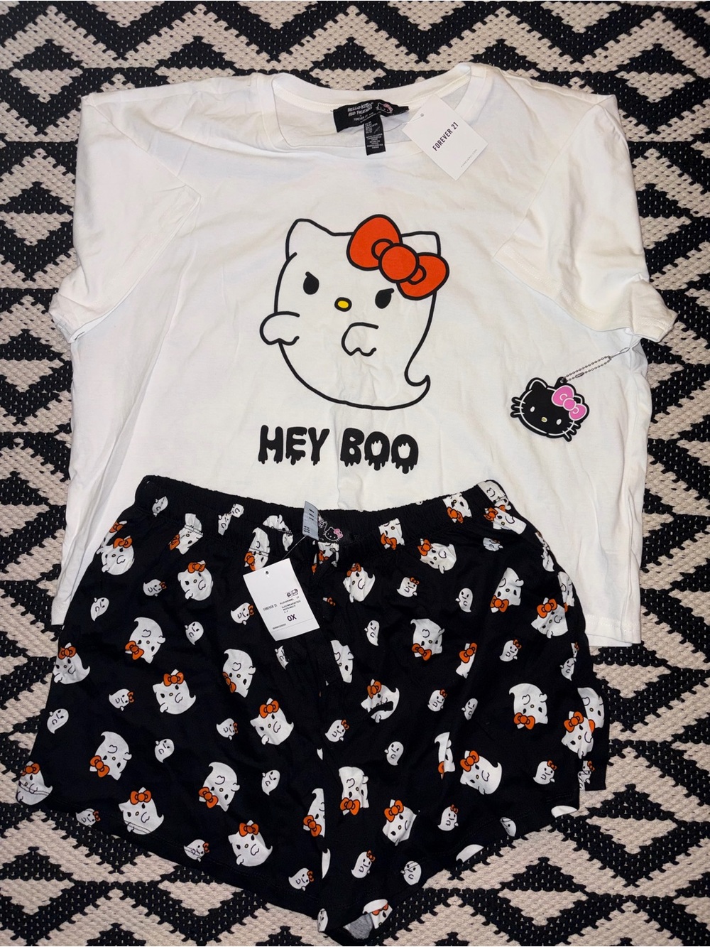 Sanrio HeLLO KiTTY FoReVeR 21 Hey Boo Halloween Ghost Shorts/Top Pajama Set OX